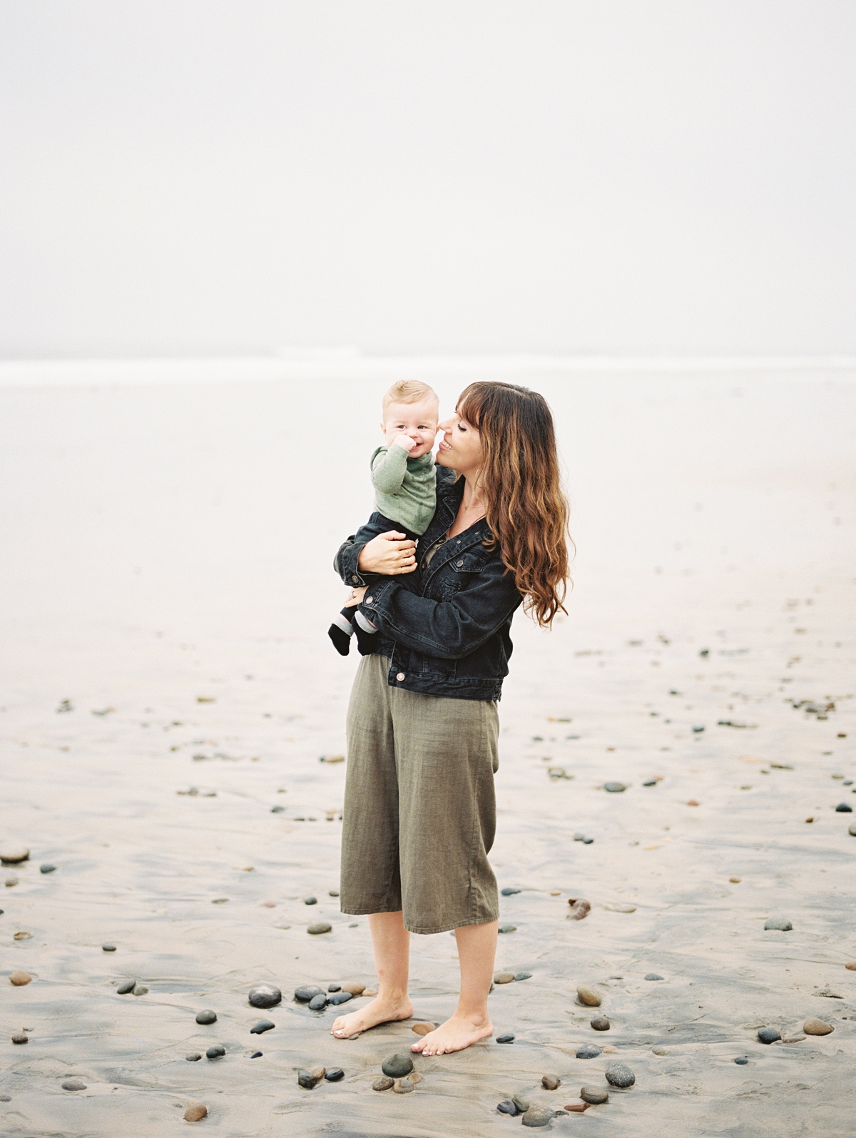 Encinitas Moonlight Beach family portraits - San Diego Photographer Jade Maria Photography