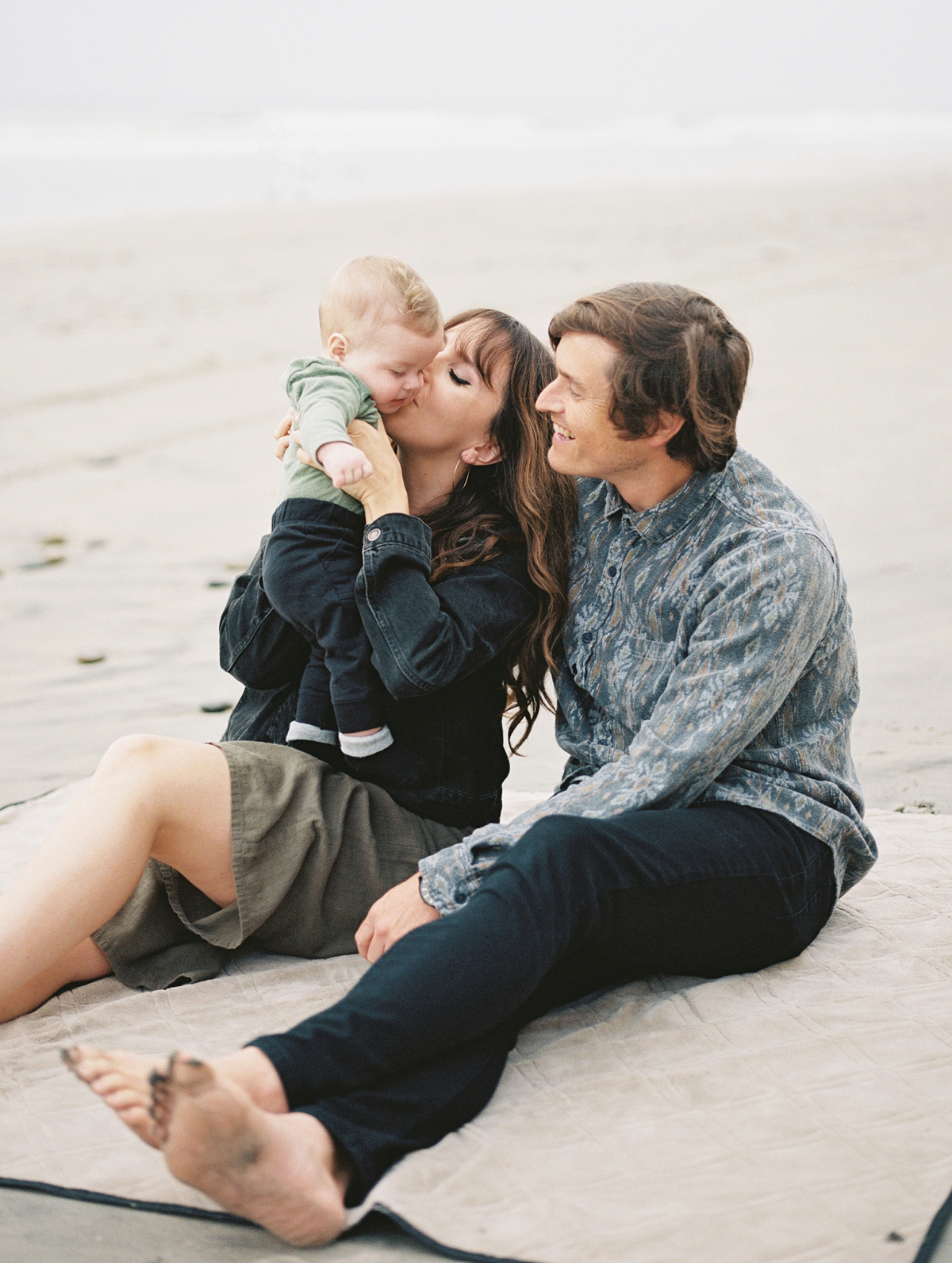 Encinitas Moonlight Beach family portraits - San Diego Photographer Jade Maria Photography